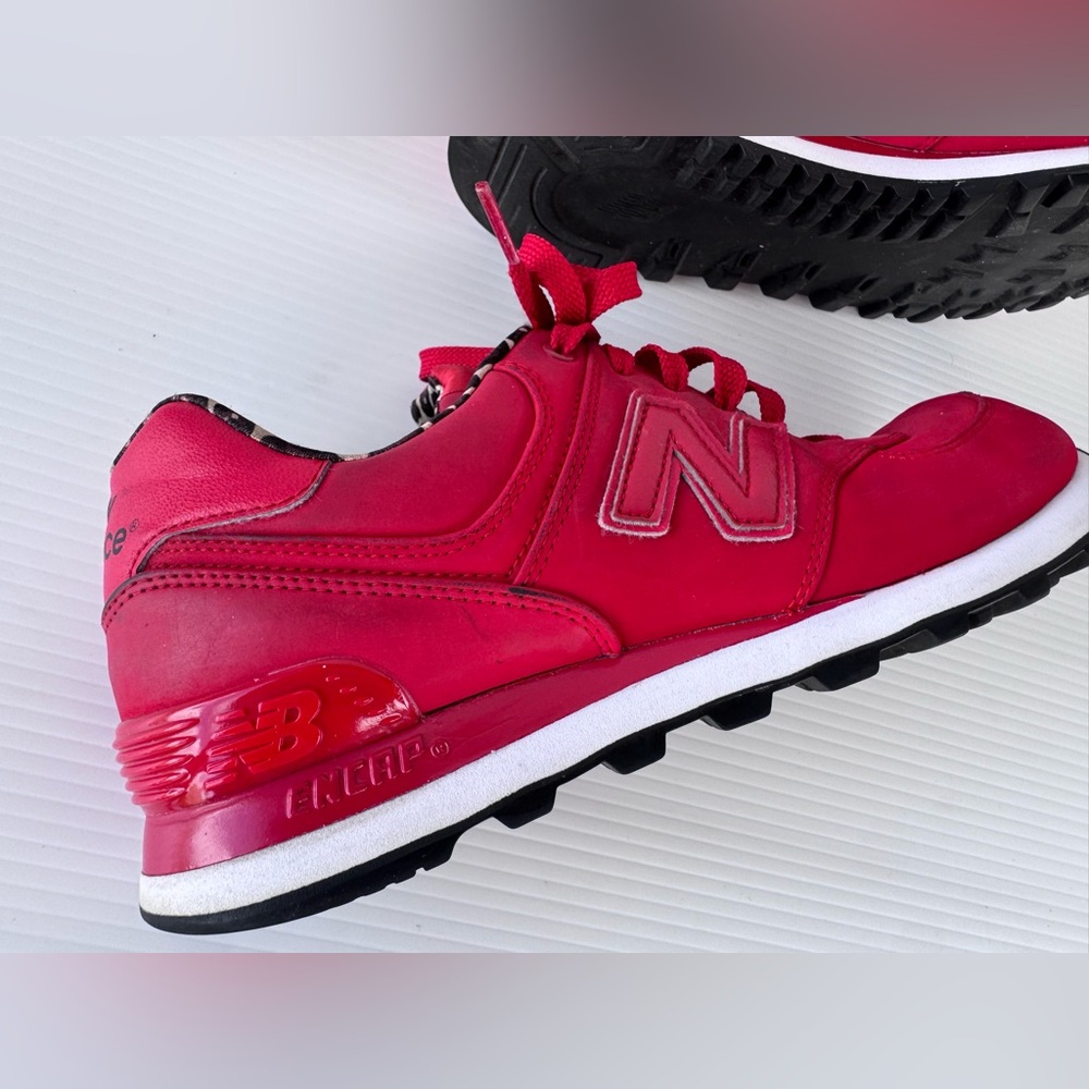New Balance 574 V1 High Roller Red Sneakers WL574SPR Women’s Size 8 Leopard - Picture 8 of 14